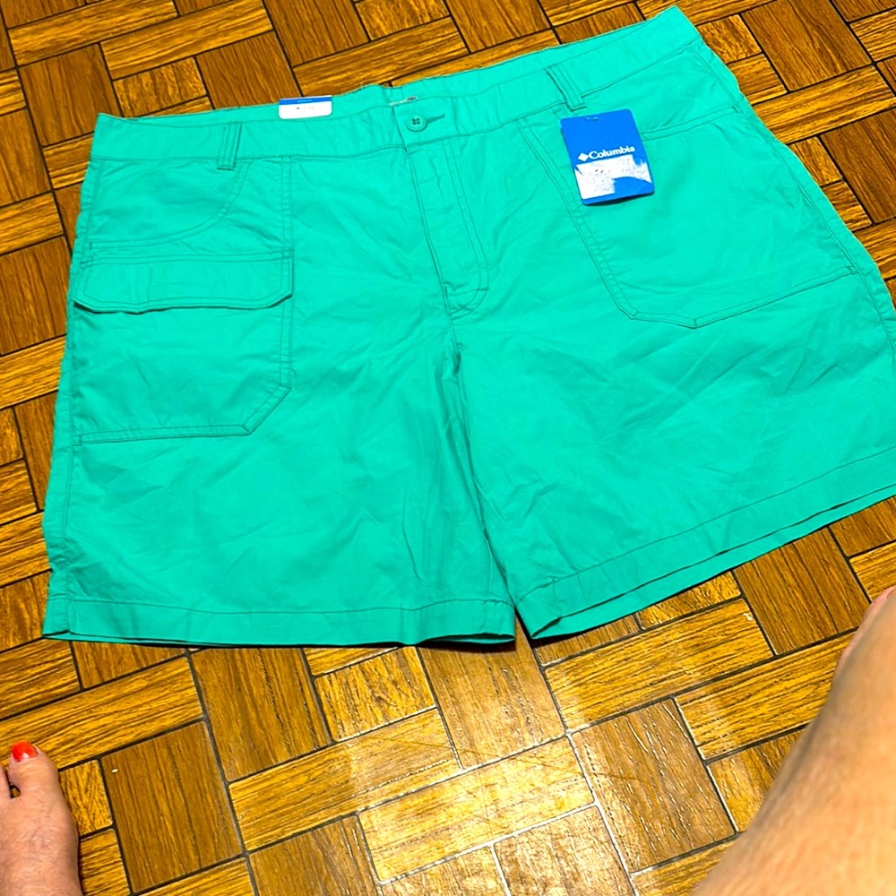 Columbia Men’s Outdoor Shorts sz 40. NWT